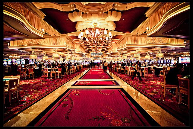 Slots Royale 777 آن لائن کیسینو میں اصل گیمز